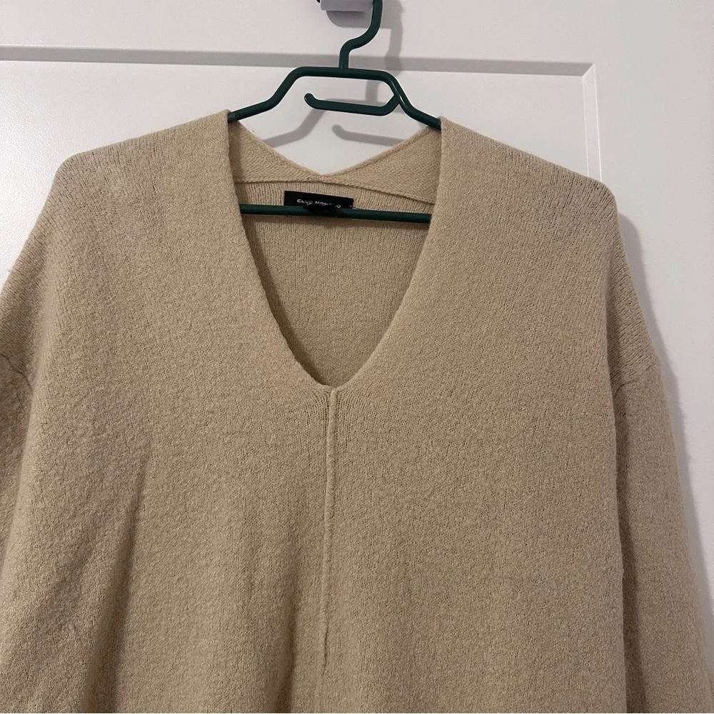 Club Monaco Tan Wool Blend Oversized V- Neck Sweater Size XL Women’s - Picture 3 of 8